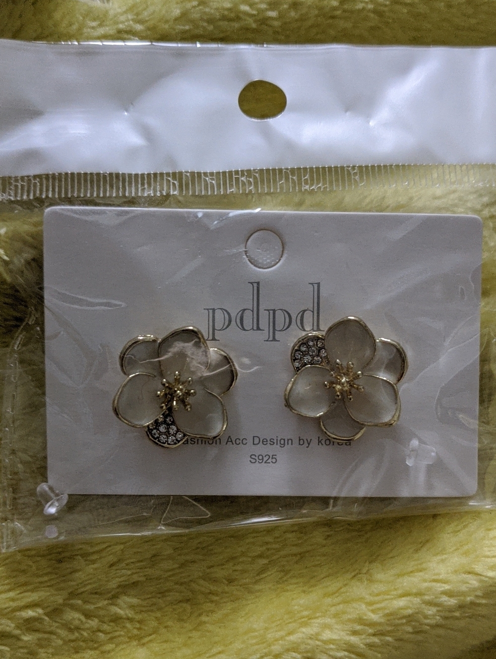 Gold and White Floral Stud Earrings - Women Accessories